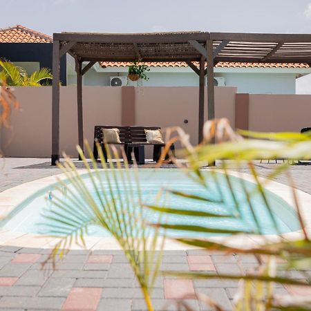 Av Curacao - Centrally Located Spacious Apartment Willemstad Kültér fotó